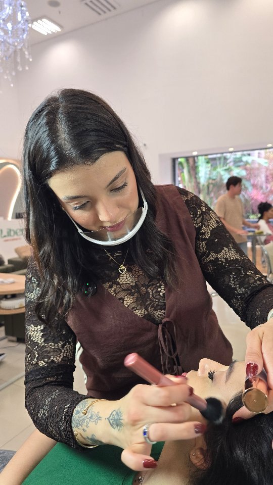 Liber Hair & Esthetic - maquiagem